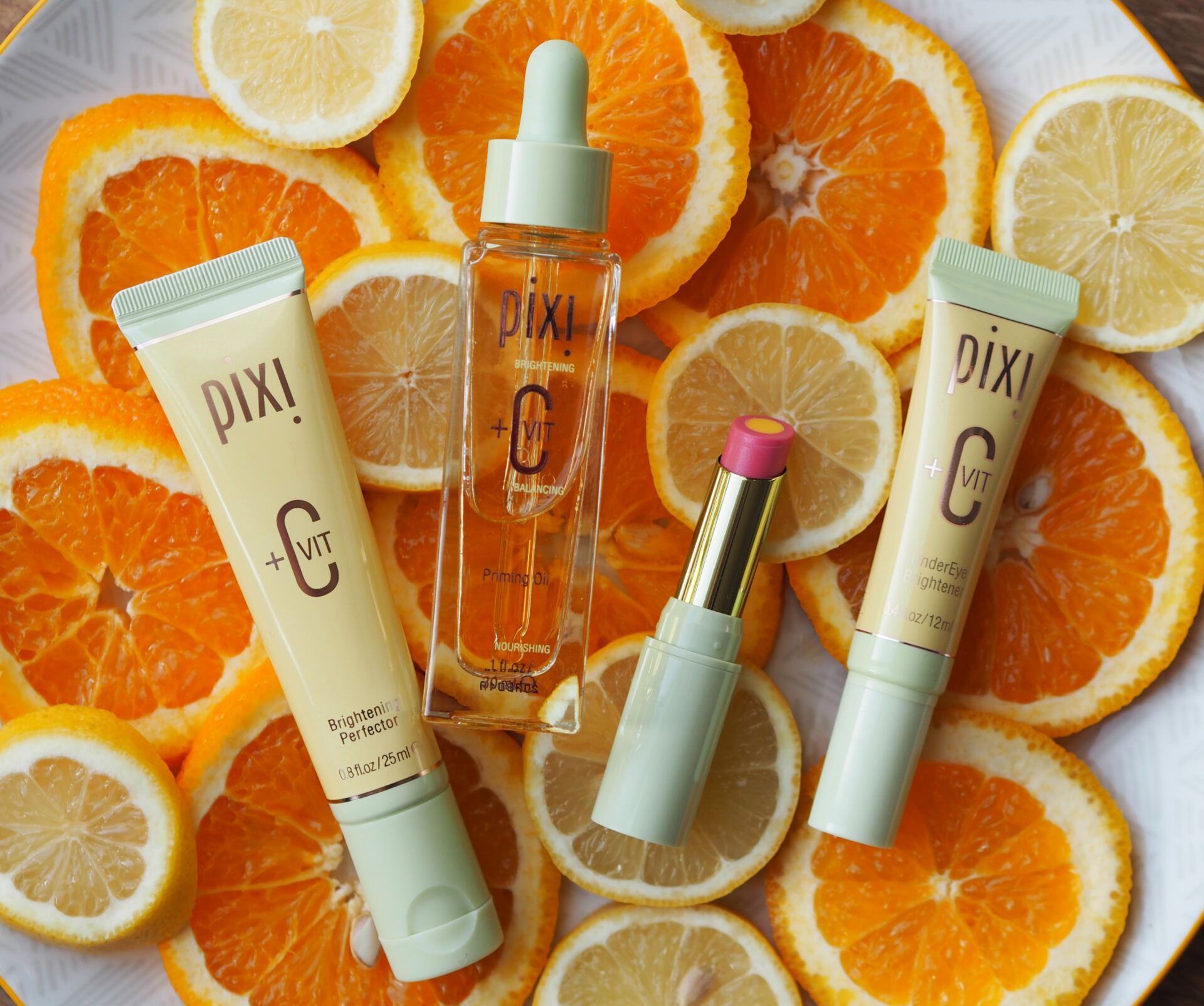 NEW! PIXI +C Vit Colourtreats : Brightening No-Makeup Makeup