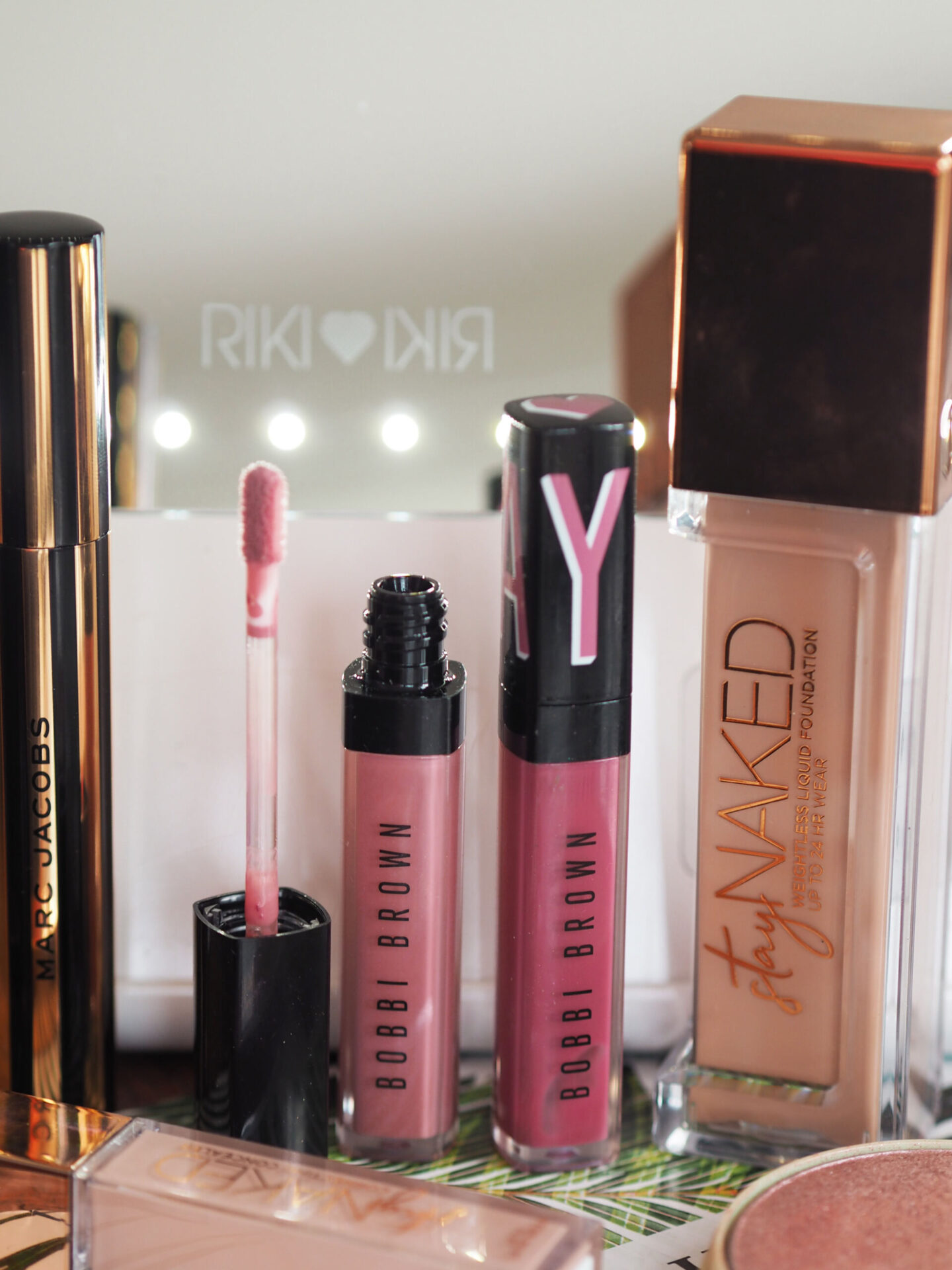 Bobbi brown oil-infused crushed lip glosses