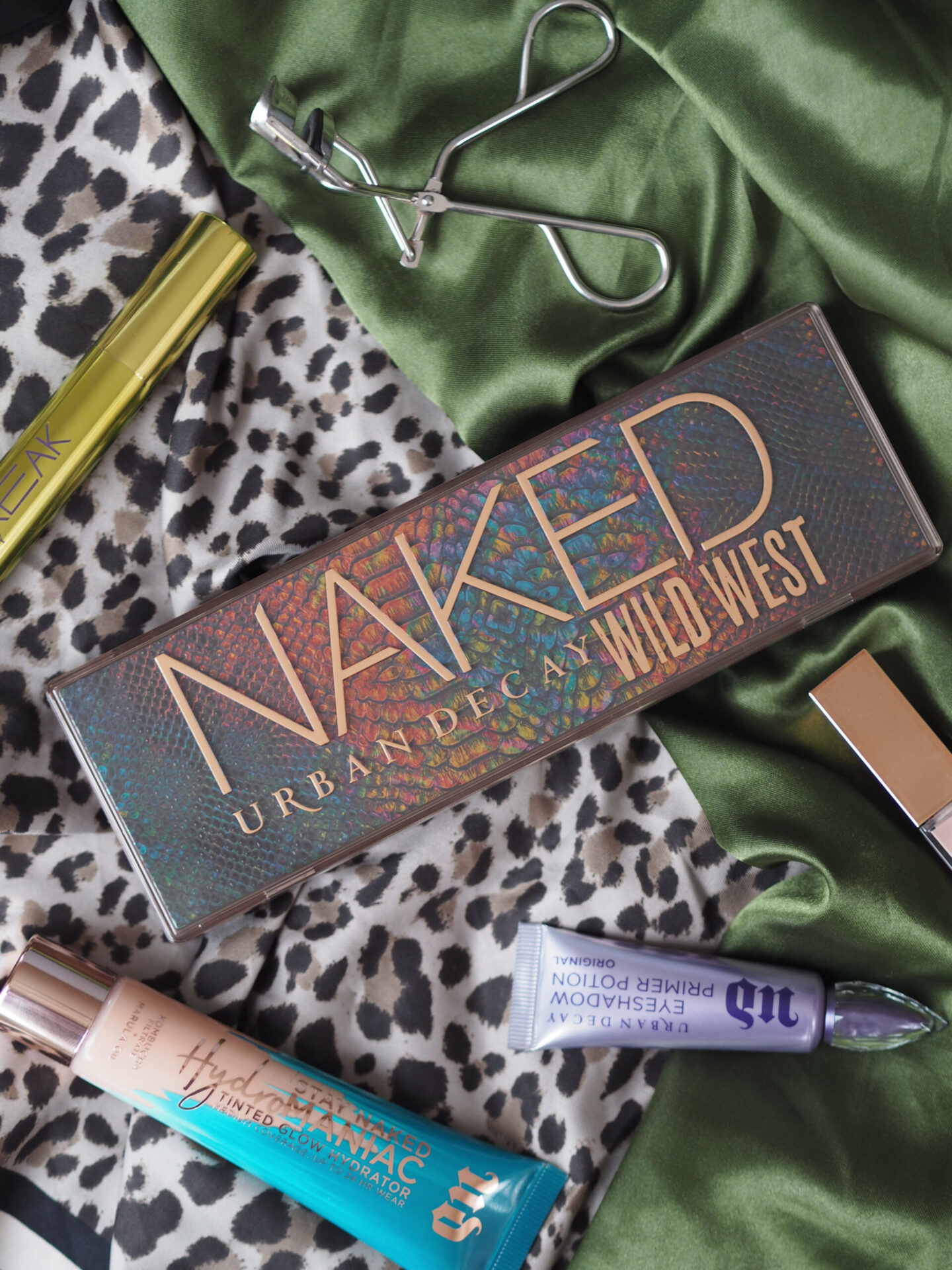 Urban Decay Naked Wild West Eyeshadow palette swatches review