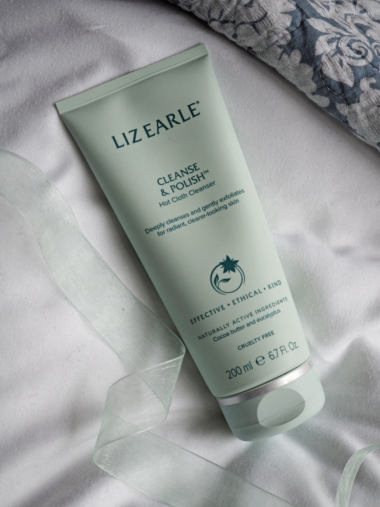 liz earle cleanse & polish review and discount code