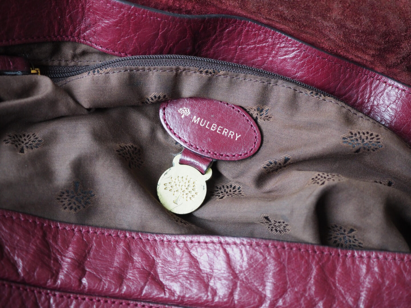 how to spot a fake mulberry handbag