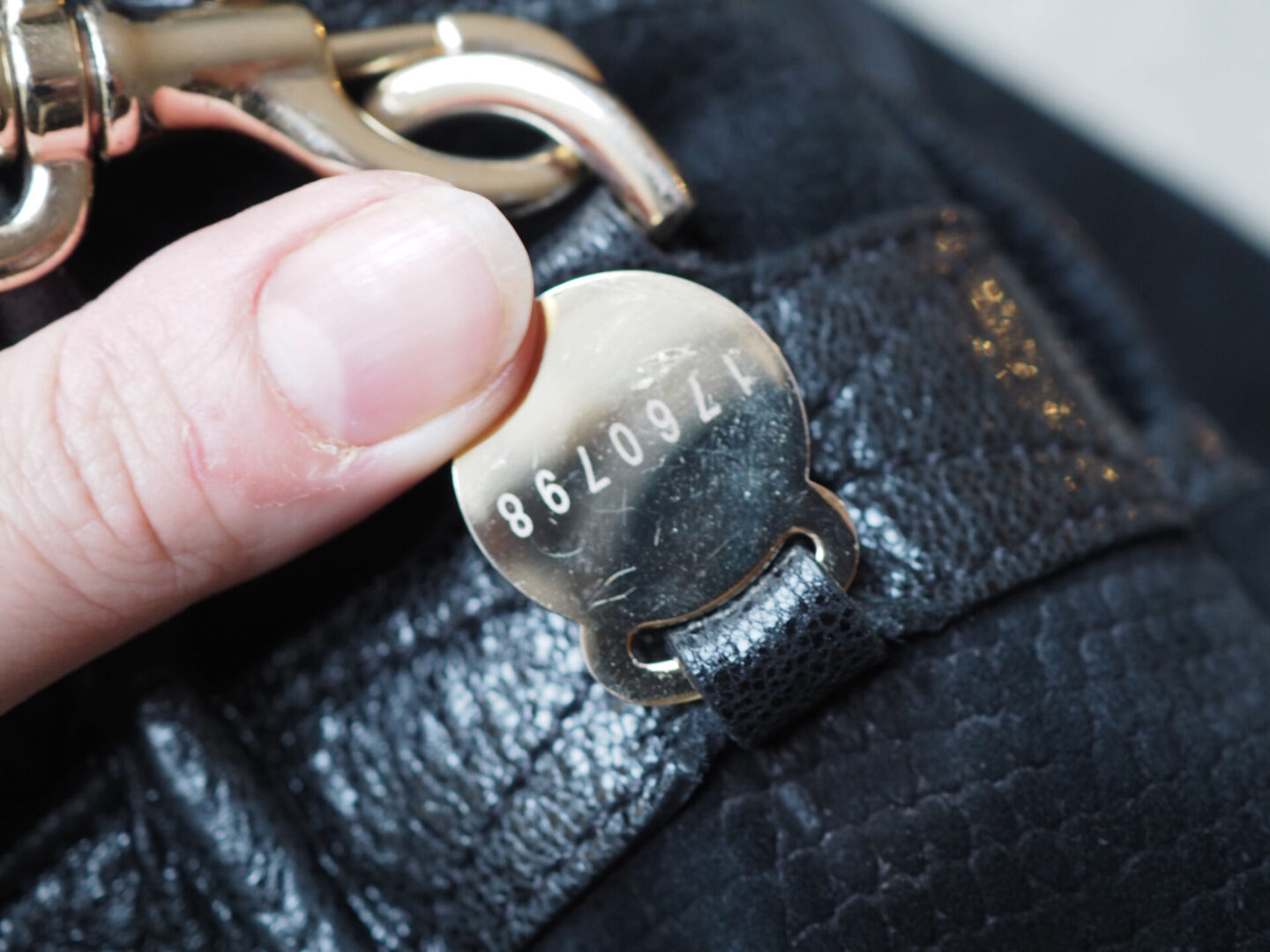 how to spot fake mulberry handbag