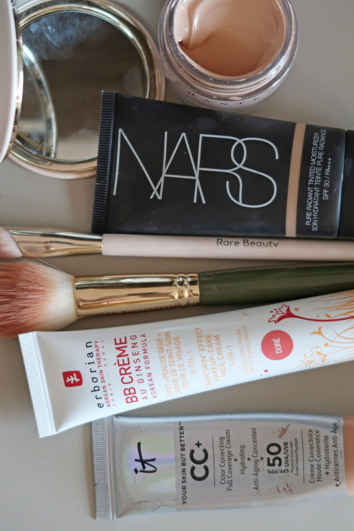 the best foundations for oily acne skin