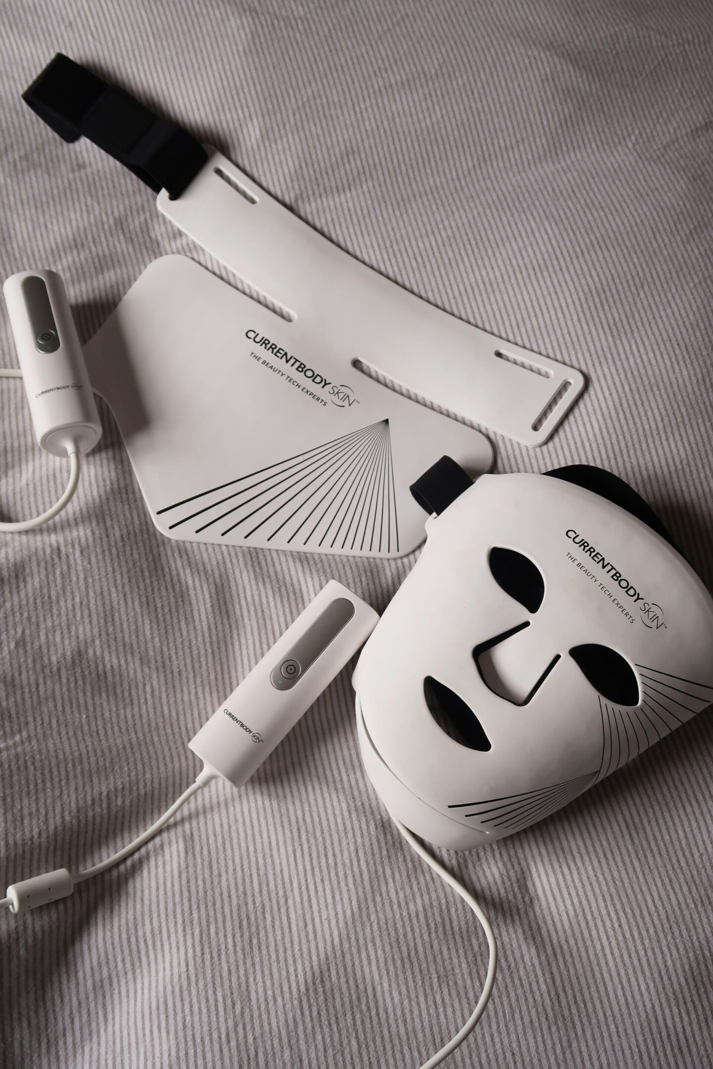 What is the best LED red light therapy mask 2025